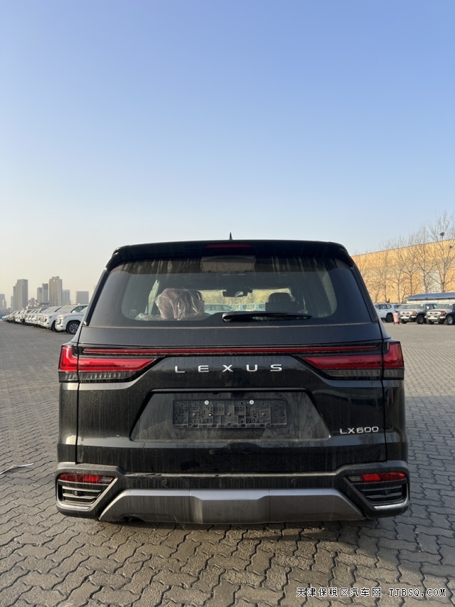 日系超豪華雷克薩斯LX600SUV港口售價(jià)138萬(wàn)起可分期