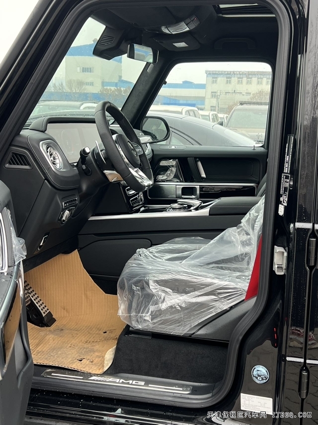 平行進(jìn)口24款奔馳AMG G63三把鎖港口行情227萬能買到什么配置