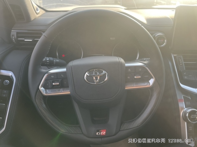 23款豐田L(fēng)C300酷路澤3300柴油版3.3T硬派越野超長(zhǎng)續(xù)航里程