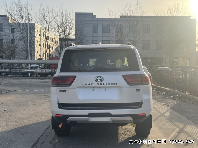 23款豐田L(fēng)C300酷路澤3300柴油版3.3T硬派越野超長(zhǎng)續(xù)航里程