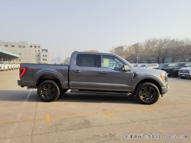 平行進(jìn)口23款福特猛禽F150XLT港口現(xiàn)車五十多萬(wàn)入手大皮卡