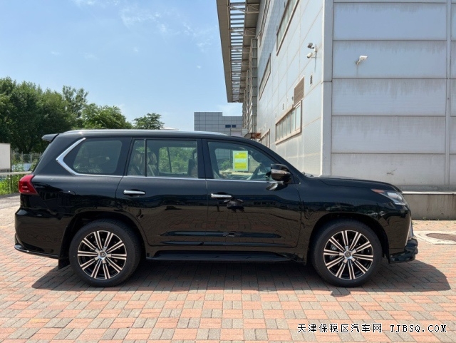 氣場(chǎng)強(qiáng)大的中東限量S LX570 大佬座駕港口現(xiàn)車(chē)二百多萬(wàn)