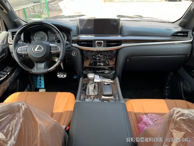 氣場(chǎng)強(qiáng)大的中東限量S LX570 大佬座駕港口現(xiàn)車(chē)二百多萬(wàn)