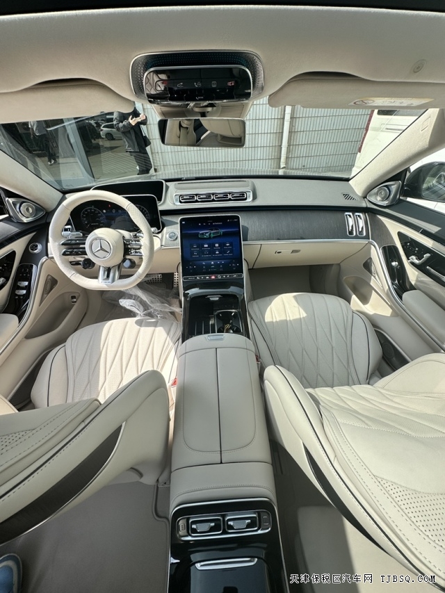 24款奔馳AMG S63四座行政座駕V8保稅區(qū)現(xiàn)車可分期