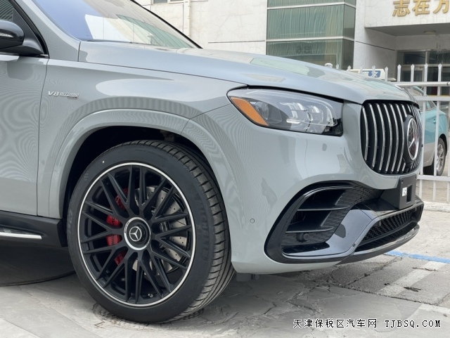 百公里加速4.4秒2024款奔馳AMG GLS63八缸加持西裝暴徒