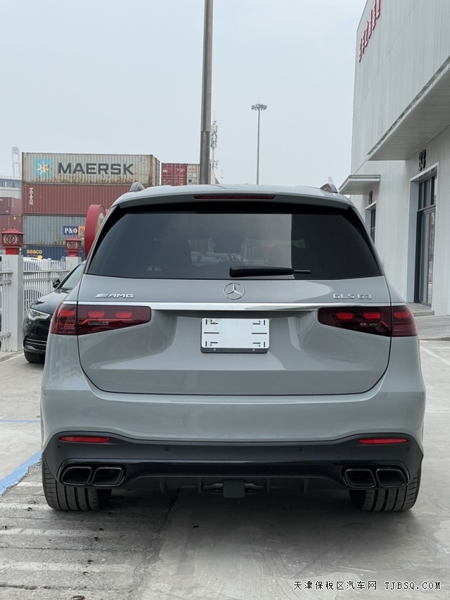 百公里加速4.4秒2024款奔馳AMG GLS63八缸加持西裝暴徒