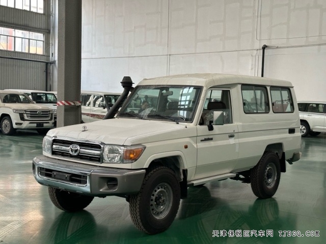 中東版豐田酷路澤LC78運(yùn)兵版一款專注于硬派越野長(zhǎng)途穿越的神車(chē)