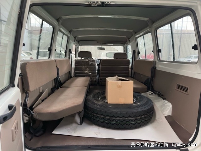 中東版豐田酷路澤LC78運(yùn)兵版一款專注于硬派越野長(zhǎng)途穿越的神車(chē)