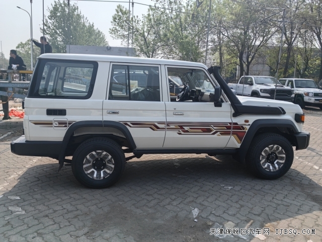 2024款自動擋豐田酷路澤LC76硬派越野界活化石港口現(xiàn)車