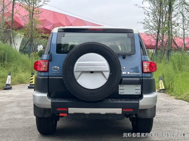 平行進口中東版豐田FJ酷路澤4.0復(fù)古造型沙漠小王子港口現(xiàn)車