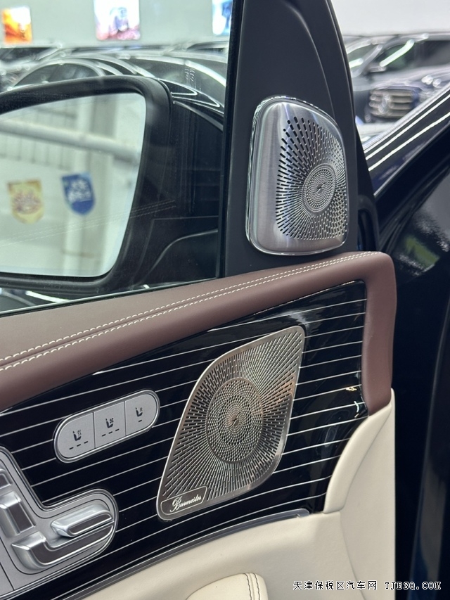 海關(guān)備案四座24款GLS450 升級邁巴赫GLS600 完美復(fù)刻港口現(xiàn)車