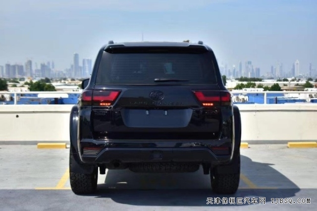 柴油中東豐田LC300酷路澤3300黑金剛版3.3T超長續(xù)航配置行情