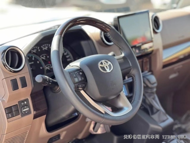 平行進(jìn)口24款 酷路澤LC76柴油版2.8T老牌硬派越野車(chē)港口在售