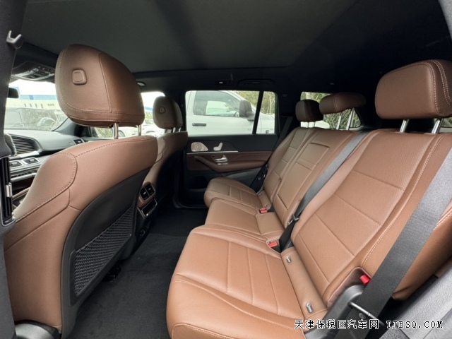24款美規(guī)奔馳GLS450七座AMG包最具性價比的配置港口現(xiàn)車