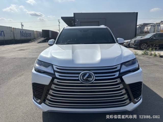 24款雷克薩斯LX600五座3.5T標(biāo)準(zhǔn)版港口現(xiàn)車落地價140多萬