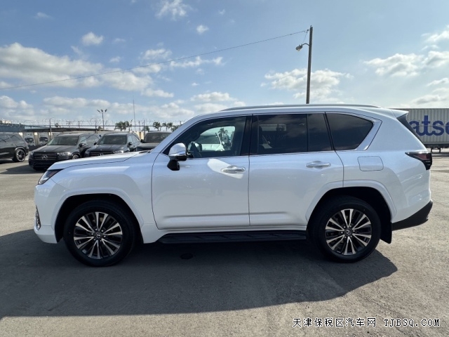 24款雷克薩斯LX600五座3.5T標(biāo)準(zhǔn)版港口現(xiàn)車落地價140多萬
