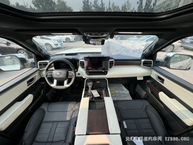 2024款豐田紅杉3.5T混動頂點版港口實車配置行情