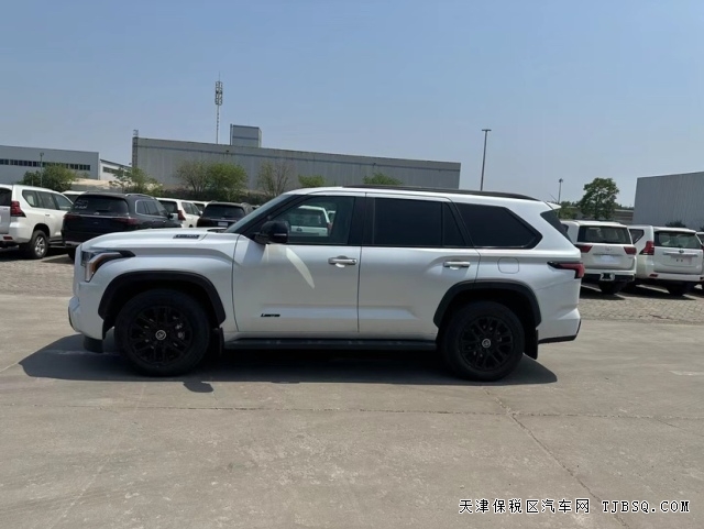 全尺寸2024款豐田紅杉3.5T混動(dòng)版港口現(xiàn)車配置行情