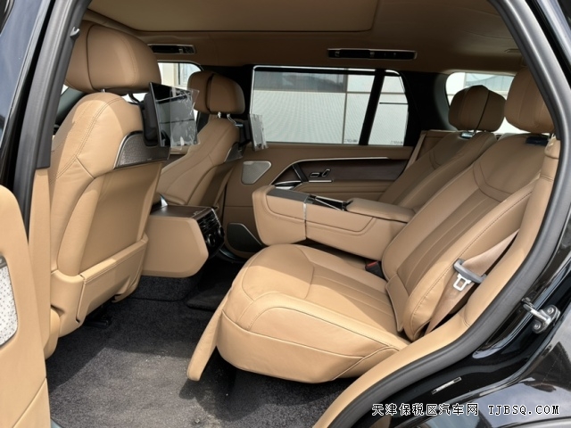 24款路虎攬勝創(chuàng)世加長4.4T V8頂級奢華SUV