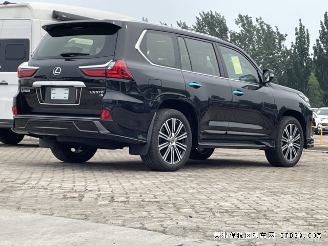 一代經(jīng)典雷克薩斯LX570中東版限量S最具氣場的硬派越野車
