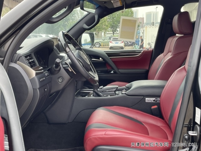 一代經(jīng)典雷克薩斯LX570中東版限量S最具氣場的硬派越野車