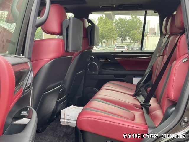 一代經(jīng)典雷克薩斯LX570中東版限量S最具氣場的硬派越野車