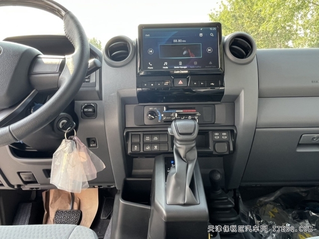 24款自動(dòng)擋豐田L(fēng)C76全球限量顏色4.0L港口現(xiàn)車(chē)全國(guó)上牌