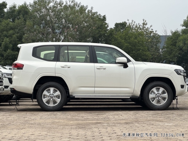 中東版24款酷路澤LC300 4.0L港口售價(jià)跌入谷底現(xiàn)車售全國(guó)
