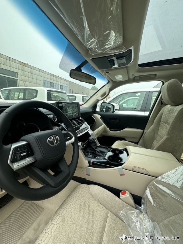 中東版24款酷路澤LC300 4.0L港口售價(jià)跌入谷底現(xiàn)車售全國(guó)
