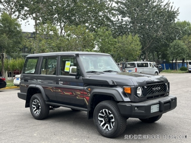 自動擋24款LC76柴油2.8T高功率兩把鎖的硬派越野車
