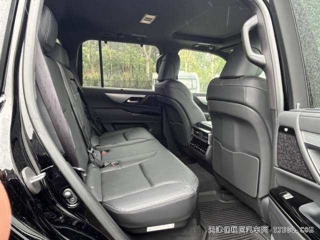 24款雷克薩斯LX600美規(guī)運(yùn)動(dòng)版全尺寸SUV都能選配什么配置