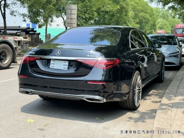 超豪華24款奔馳S500L四座老板座椅移動(dòng)的五星級(jí)酒店港口現(xiàn)車