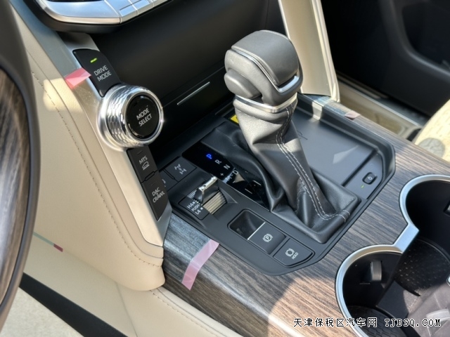 中東版酷路澤LC300 VXR三把鎖百萬(wàn)級(jí)別最實(shí)用配置車型