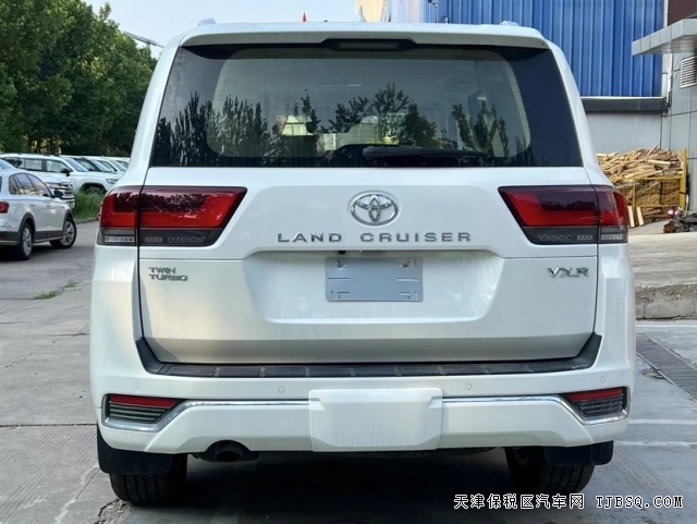 中東版酷路澤LC300 VXR三把鎖百萬(wàn)級(jí)別最實(shí)用配置車型