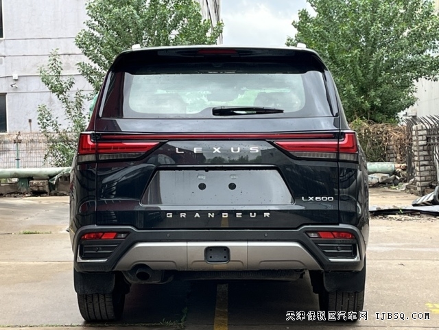 中東版大油箱雷克薩斯LX600四座VIP港口最新配置行情