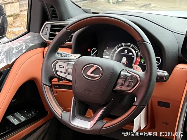 中東版大油箱雷克薩斯LX600四座VIP港口最新配置行情