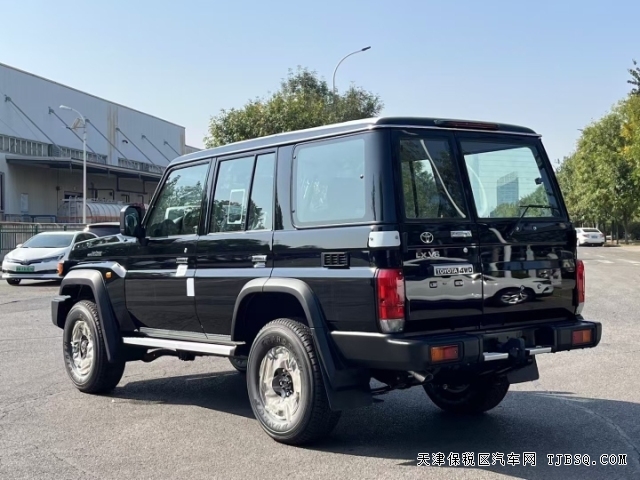 越野玩家24款自動擋豐田LC76汽油4.0L最原始復古的硬派越野車