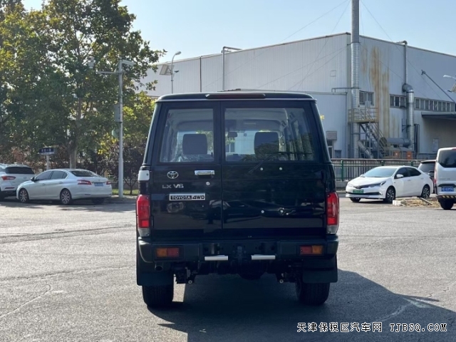 越野玩家24款自動擋豐田LC76汽油4.0L最原始復古的硬派越野車