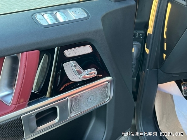 2025款加版奔馳G550磨砂黑港口現(xiàn)車售全國