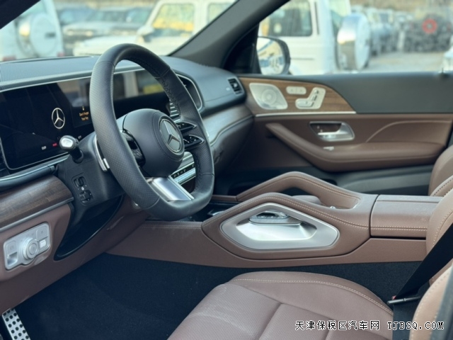 美規(guī)25款奔馳GLS450七座22輪AMG暗夜包港口現(xiàn)車(chē)