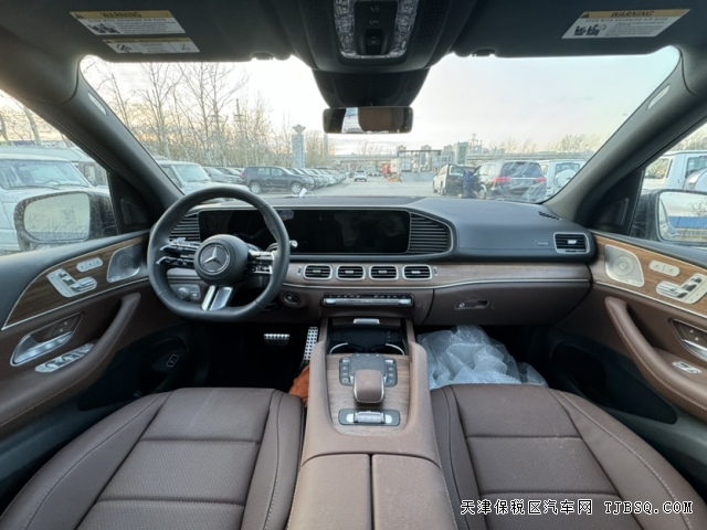 美規(guī)25款奔馳GLS450七座22輪AMG暗夜包港口現(xiàn)車(chē)