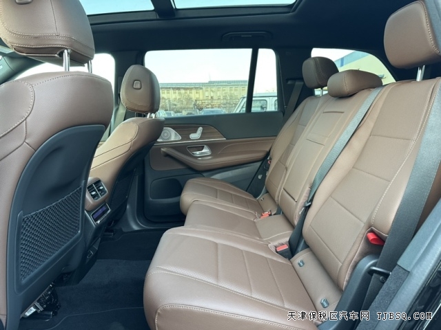 美規(guī)25款奔馳GLS450七座22輪AMG暗夜包港口現(xiàn)車(chē)