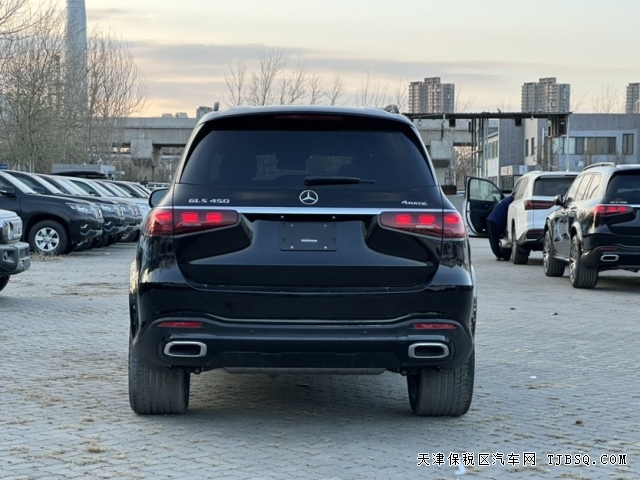 美規(guī)25款奔馳GLS450七座22輪AMG暗夜包港口現(xiàn)車(chē)