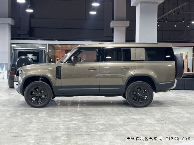 新款路虎衛(wèi)士130長(zhǎng)軸柴油D300高功率現(xiàn)車本家批發(fā)價(jià)