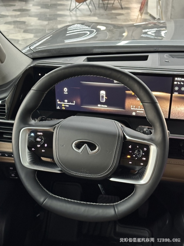 日系全尺寸SUV25款英菲尼迪QX80搭載3.5T新款發(fā)動(dòng)機(jī)