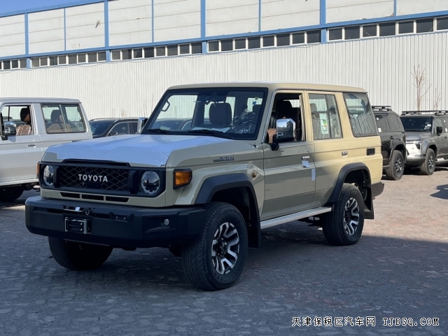 復(fù)古中東版2025款豐田 LC76 4.0 自動(dòng)檔兩把鎖港口現(xiàn)車
