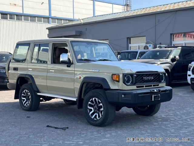 復(fù)古中東版2025款豐田 LC76 4.0 自動(dòng)檔兩把鎖港口現(xiàn)車