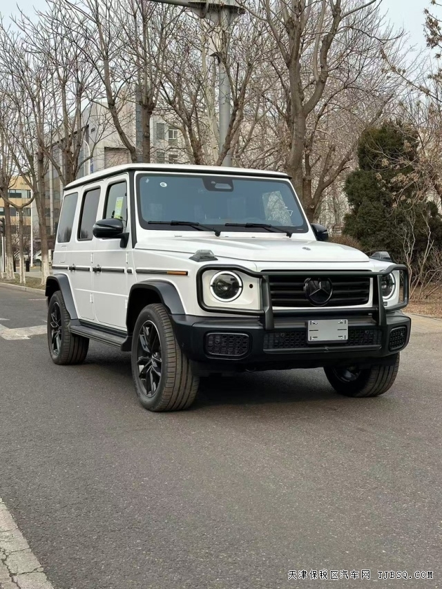 2025款加版奔馳G550稀缺熊貓版港口現(xiàn)車(chē)隨時(shí)提最新行情