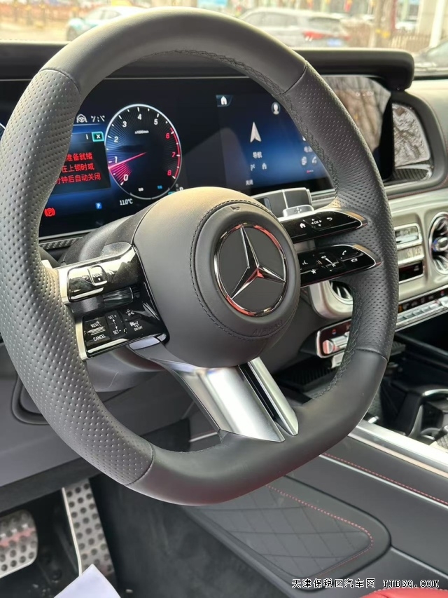2025款加版奔馳G550稀缺熊貓版港口現(xiàn)車(chē)隨時(shí)提最新行情