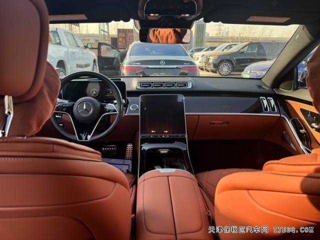 25款加版奔馳S500L四驅(qū)配置豐富顏色齊全店里現(xiàn)車